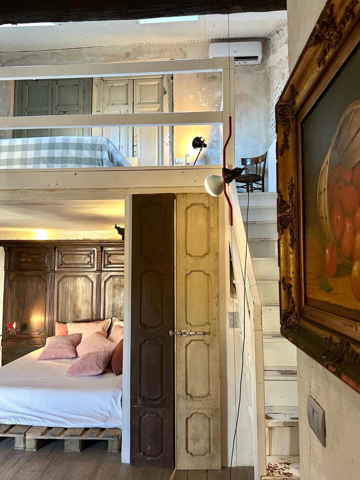 Charming And Design Attic Loft Central Milan In Coolest Area Navigli Ticinese Luaran gambar